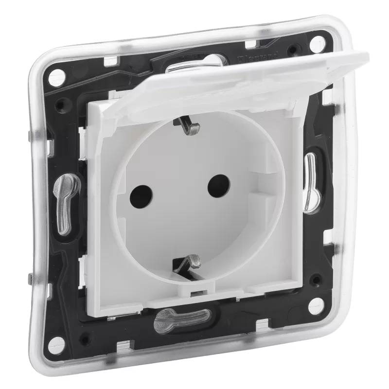 Legrand Niloe Step Schutzkontakt Steckdose IP44 erh. Berührungsschutz Farbe: Ultraweiß 864135