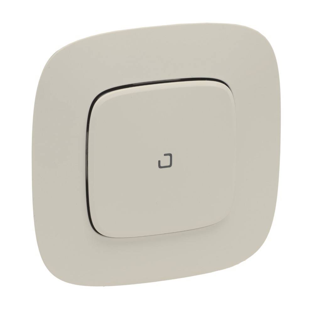 Ein beige farbener quadratischer Lichtschalter mit minimalistischem Design und abgerundeten Kanten. Der Schalter befindet sich in der Ausschaltposition.