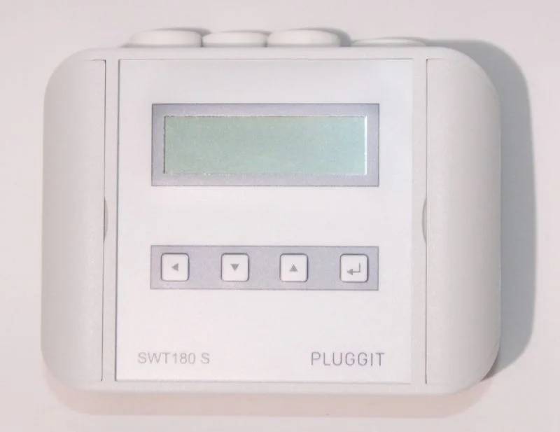 Sole-Erdwärmetauscher mit Energieeffizienzpumpe und Steuerung Pluggit