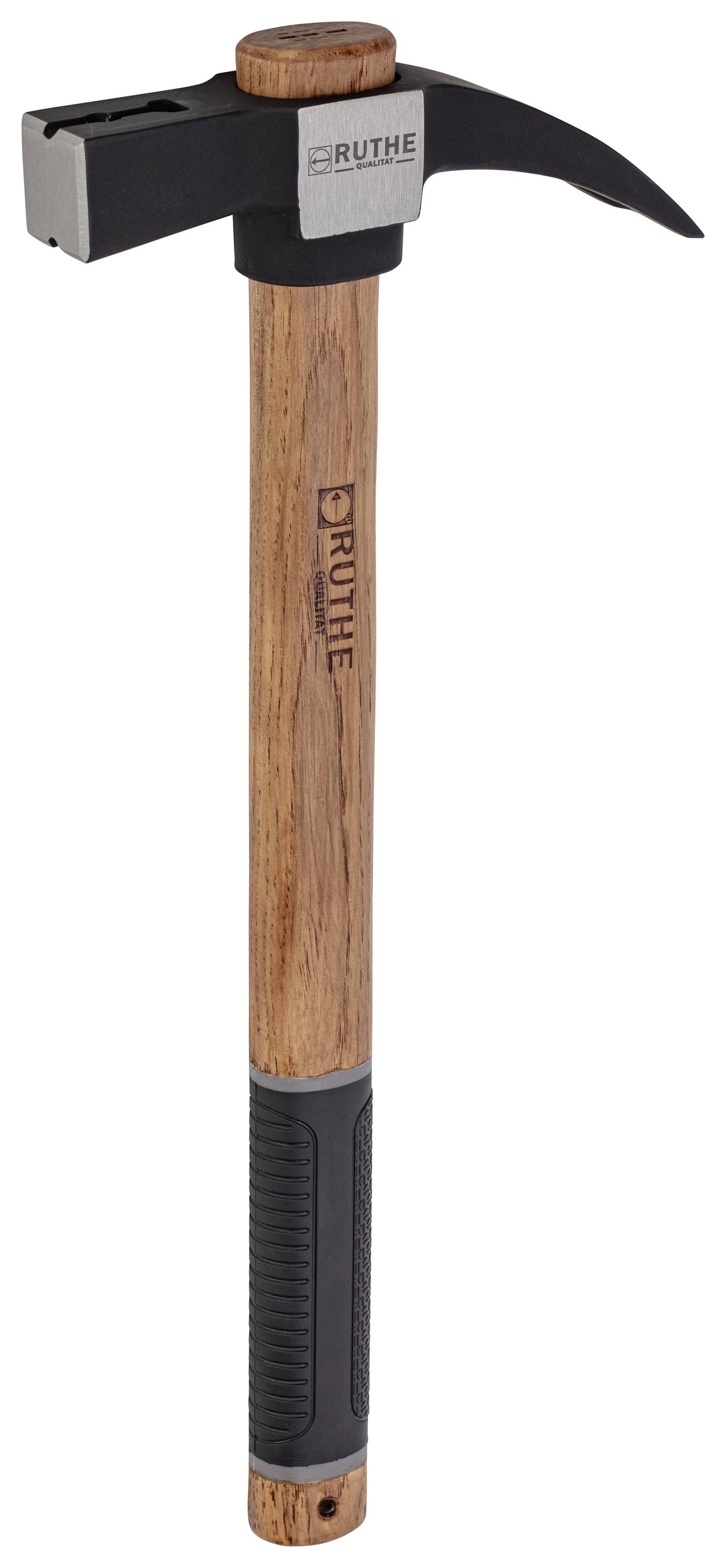 Ein Holzgriff einer Axt mit der Gravur „Ruthe seit 1798