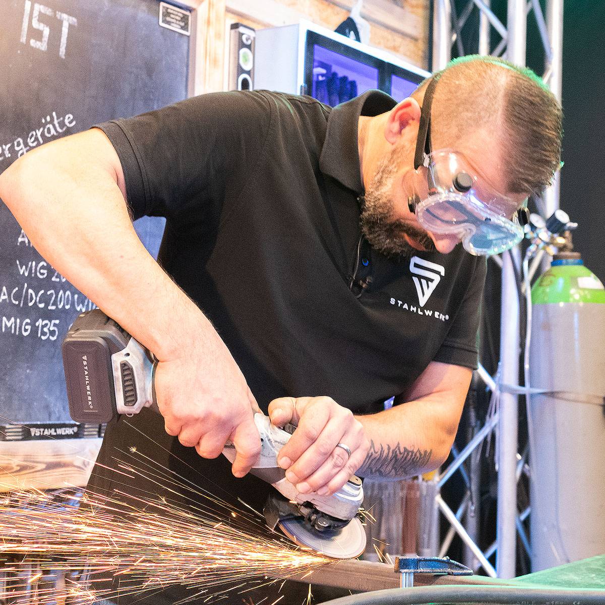 STAHLWERK Schutzbrille Korbbrille Überbrille mit flexiblem Halteband 3er Set