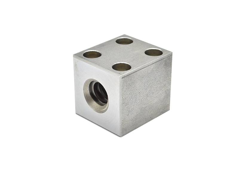 Trapezgewindemutter CQF Stahl Tr 16x 4 Links