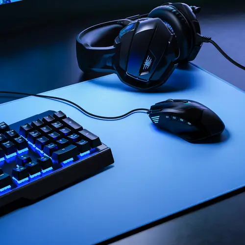 CSL Gaming Mauspad, XXL, 900 x 400 x 3 mm, Schreibtischunterlage, extralarge, waschbar, hellblau CSL Gaming Mauspad, XXL, 900 x 400 x 3 mm, Schreibtischunterlage, extralarge, waschbar, hellblau