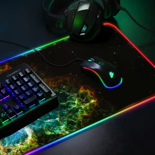 Titanwolf RGB Gaming Mauspad, Mousepad XL 800 x 300mm verbessert Präzision & Geschwindigkeit, Galaxie Grün Titanwolf RGB Gaming Mauspad, Mousepad XL 800 x 300mm verbessert Präzision & Geschwindigkeit, Galaxie Grün