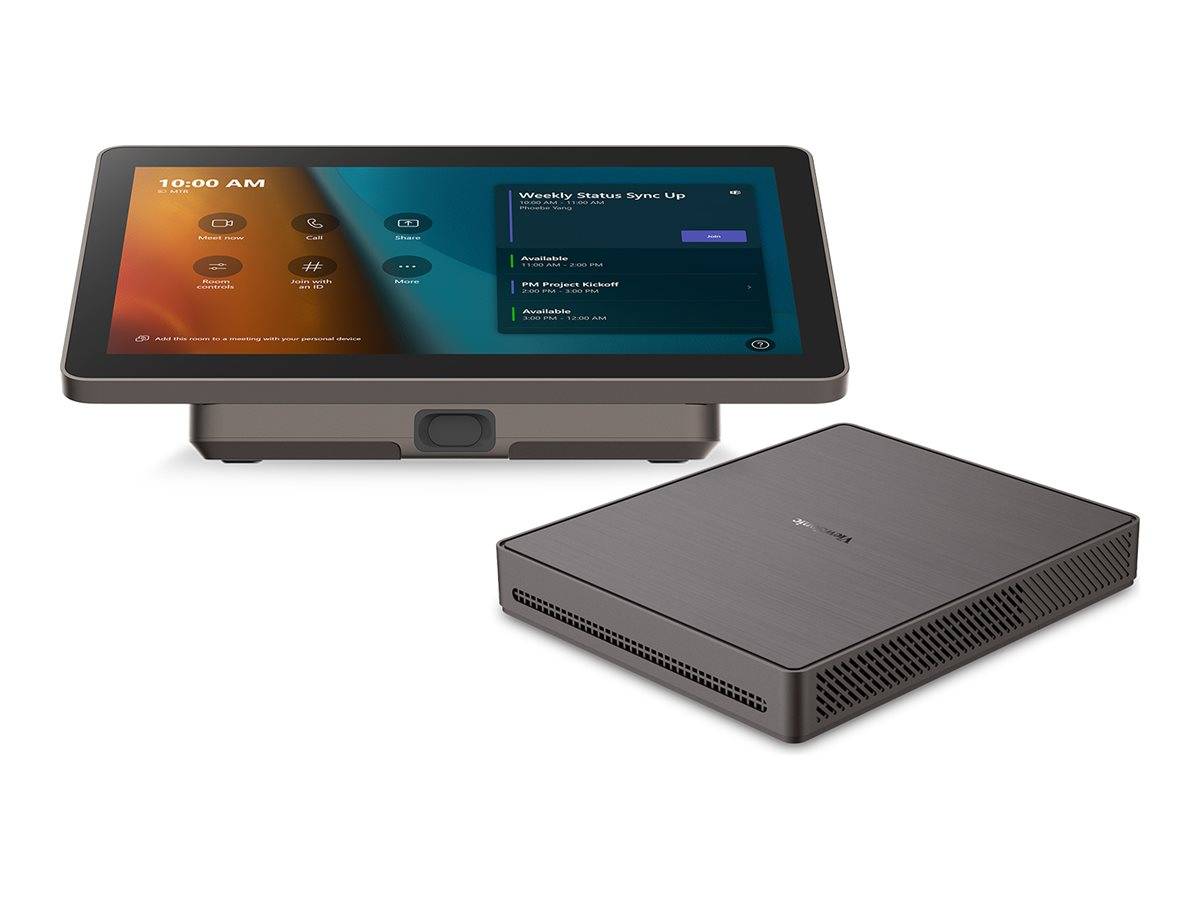 Videkonferenz-Touchpanel mit Besprechungsplan und Statusaktualisierungen, daneben ein Konferenzgerät auf weißem Hintergrund.