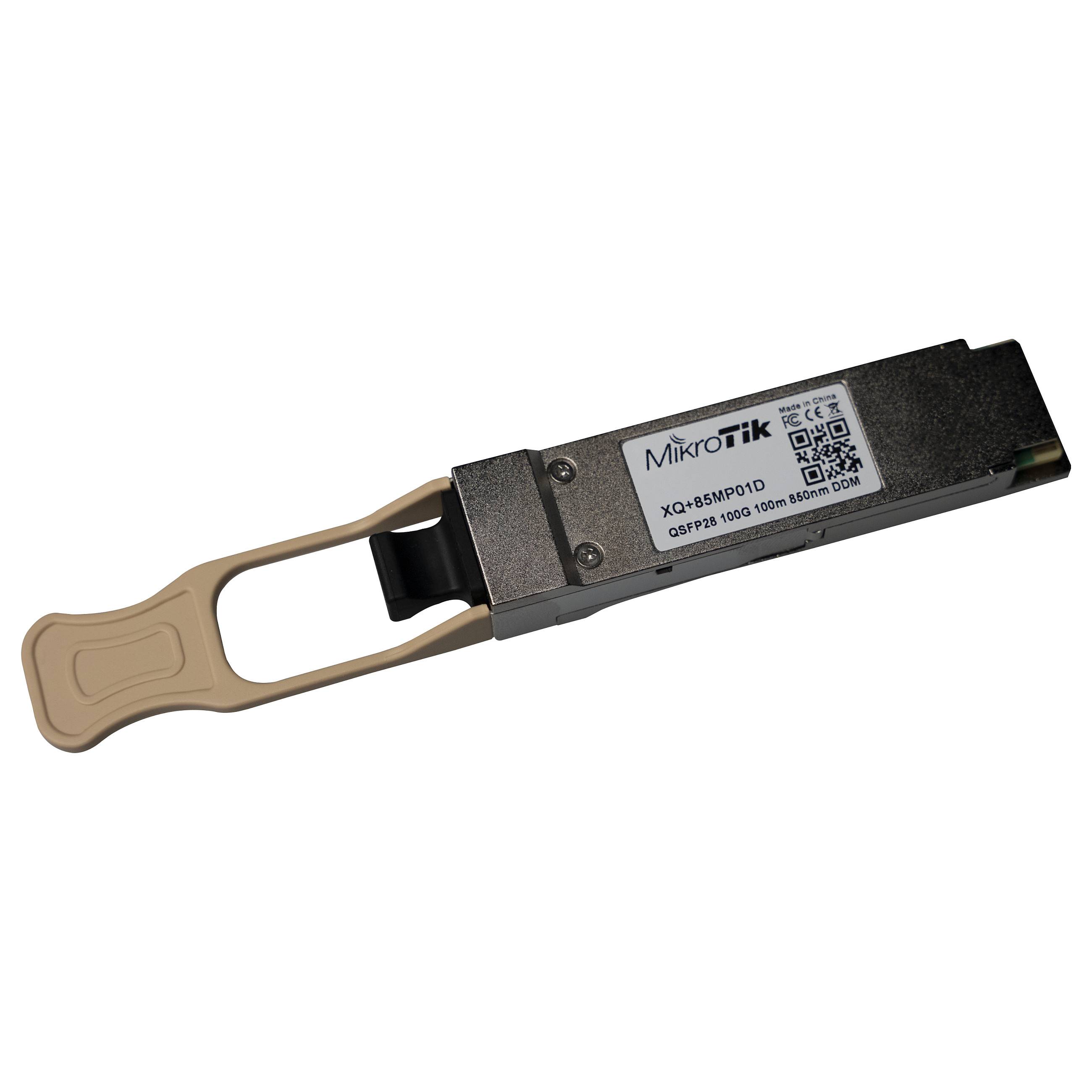 Ein MikroTik-Netzwerkmodul mit einem QR-Code, beschriftet mit 'XQ+85MP01D', vor einem einfachen Hintergrund dargestellt.