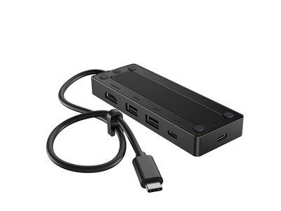 Ein schwarzer USB-C-Hub mit einem kurzen Kabel, der mehrere Anschlüsse umfasst, einschließlich HDMI, USB und eines USB-C-Ladeanschlusses.