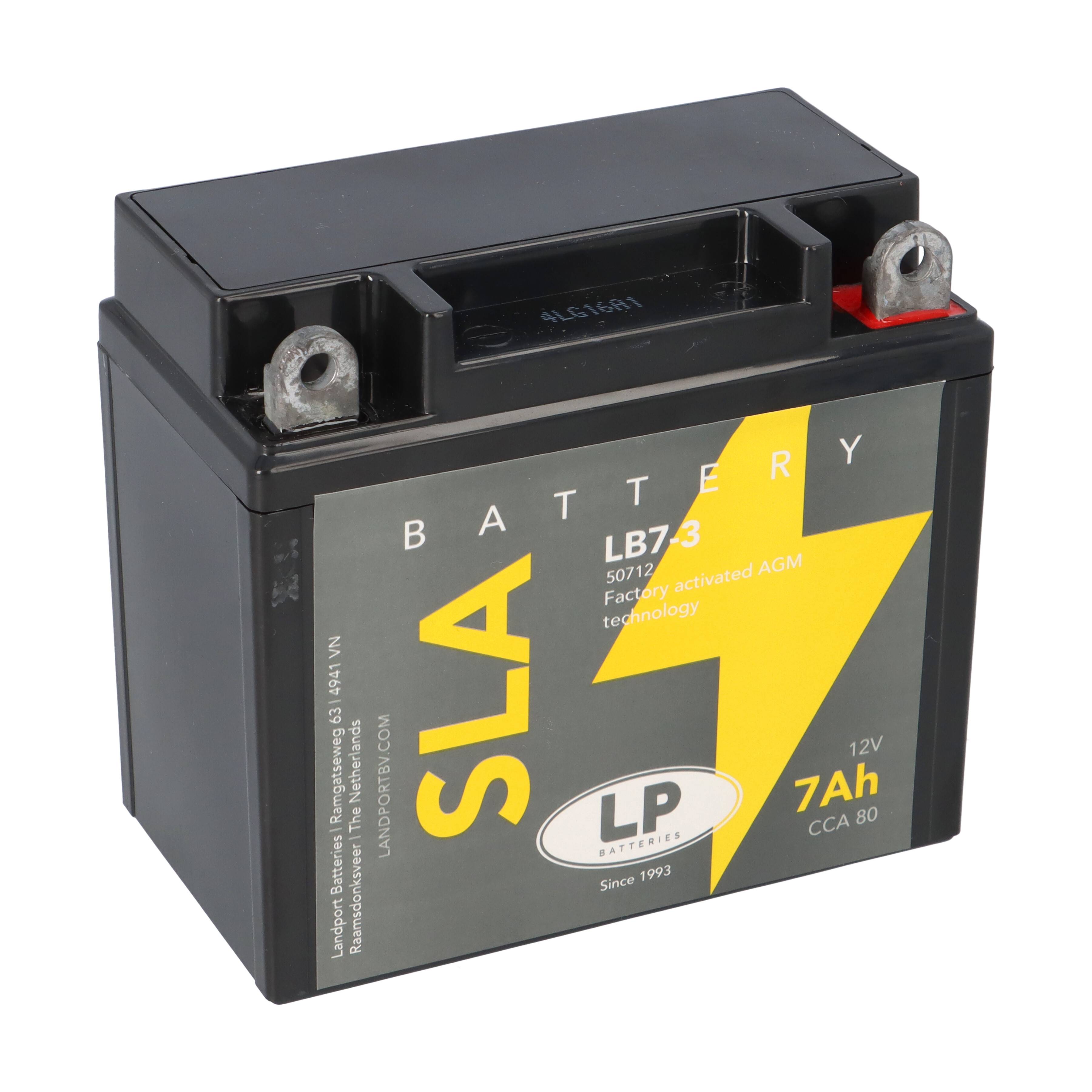Eine schwarze LP SLA-Batterie, Modell LB7-3 mit 12V, 7Ah und CCA 80, mit einem gelben Blitzdesign auf ihrem Etikett.