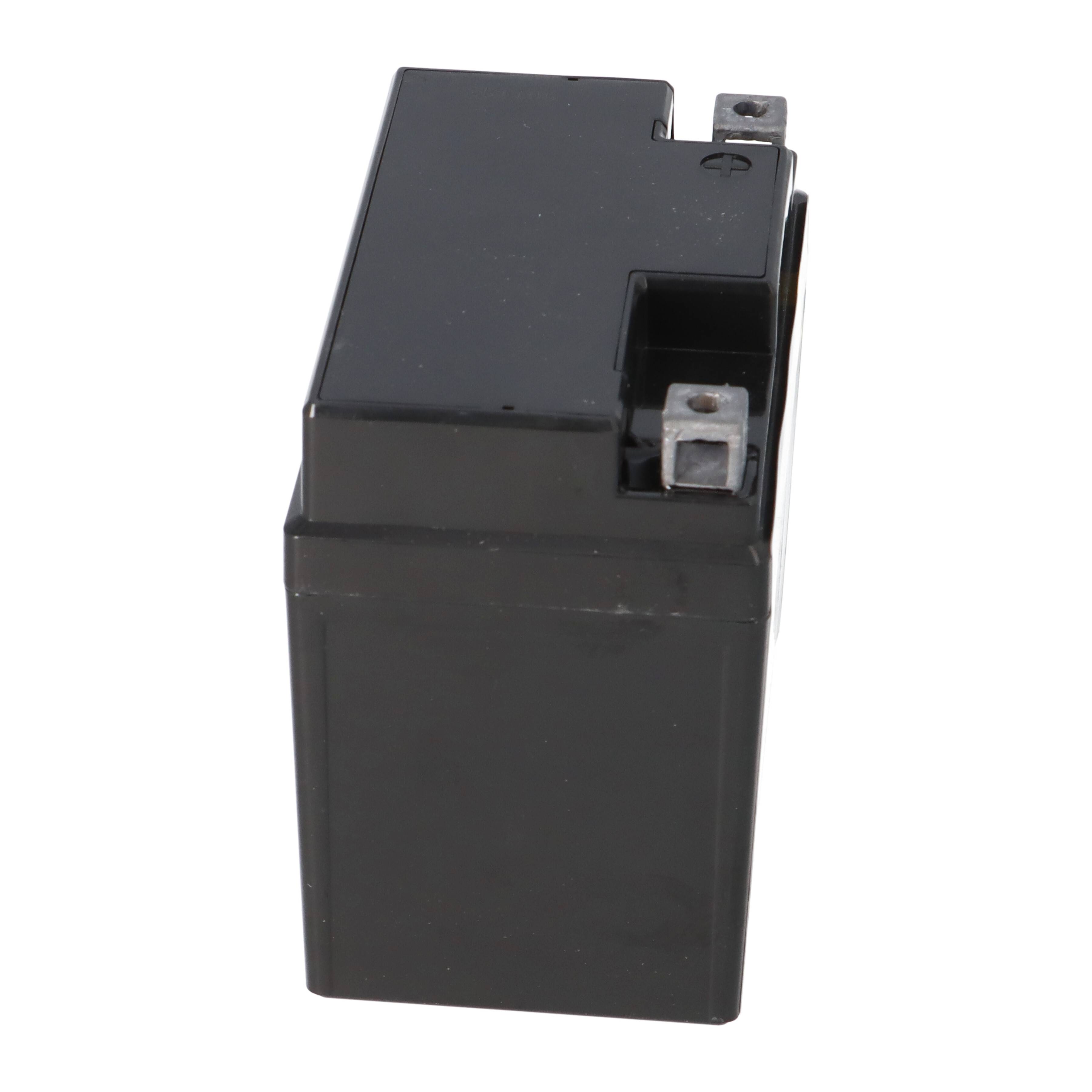 Eine kleine rechteckige schwarze Batterie mit einem Metallkontakt oben, entworfen für den allgemeinen Gebrauch in verschiedenen elektronischen Geräten.