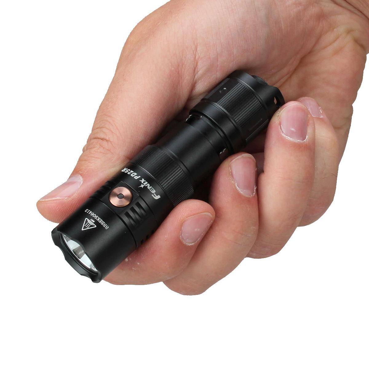 Fenix PD25R LED-Taschenlampe 800 Lumen - Schwarz