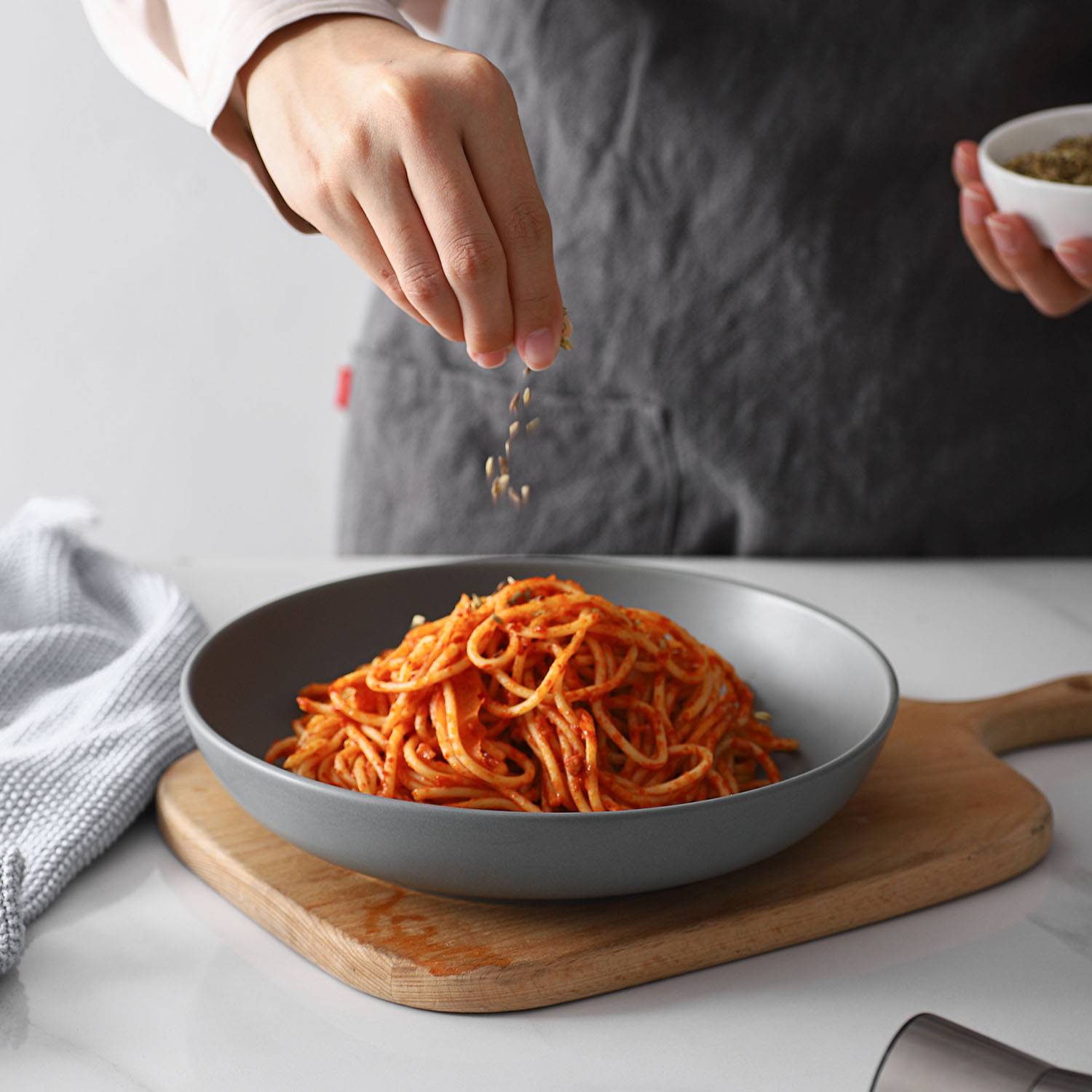 Y YHY 887ml/6er Set Pasta-Schüssel-Set,Große Salatschüsseln,Porzellanschüsseln,Breit und Flach,Mikrowellengeeignet,Spülmaschinenfest,Mattgrau