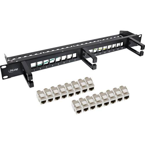 Ein schwarzes Patch-Panel mit mehreren beschrifteten Anschlüssen für Netzwerkverbindungen wird gezeigt, mit einem Satz von 24 RJ45-Steckern darunter.