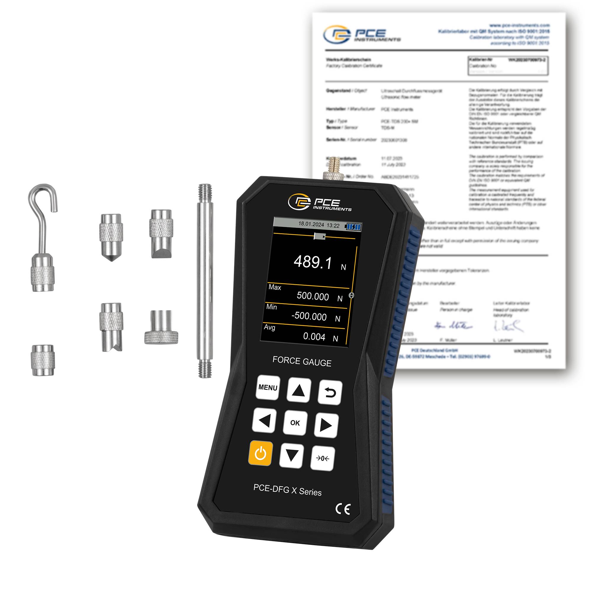Kraftmessgerät mit Tasten und Bildschirm, der '489,1 N' anzeigt. Im Hintergrund sind Zubehörteile und ein Kalibrierdokument zu sehen.