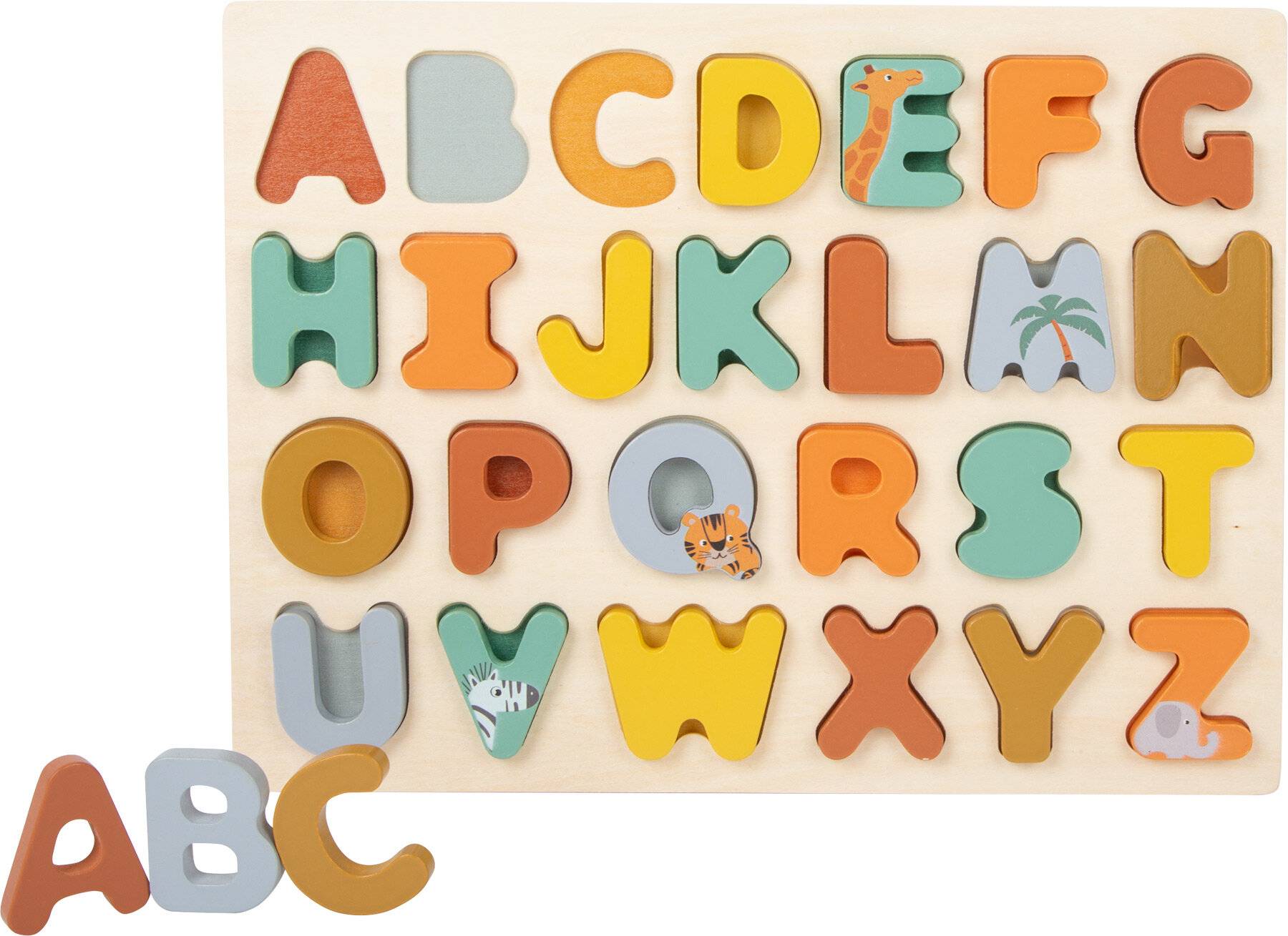 Buntes Alphabet-Puzzleboard mit erhabenen Buchstaben A-Z auf beigem Hintergrund, plus lose ABC-Buchstaben in der unteren linken Ecke.