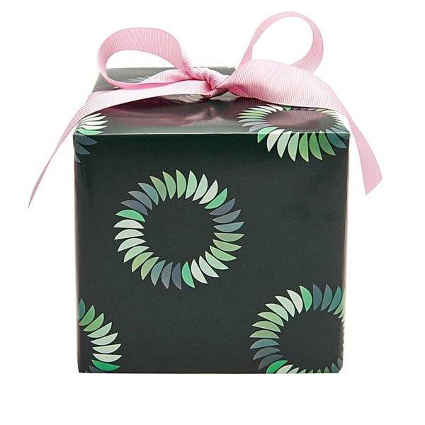 Geschenkpapier Kränze, dunkelgrün,