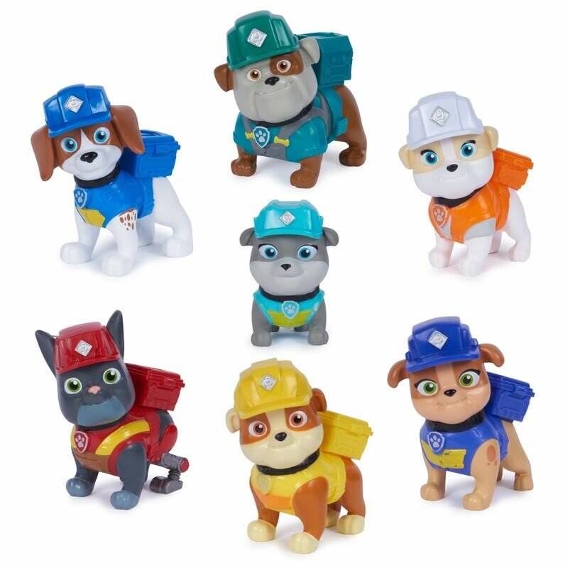 Sieben kleine Paw-Patrol-ähnliche Hundefigurinen in verschiedenen Farben und mit Bauhelmen, arrangiert auf weißem Hintergrund.