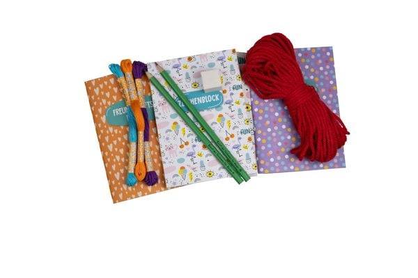 Die Ferien-Bastelbox: Hurra, es sind Ferien! Der ultimative Kreativspaß für jede Ferienwoche