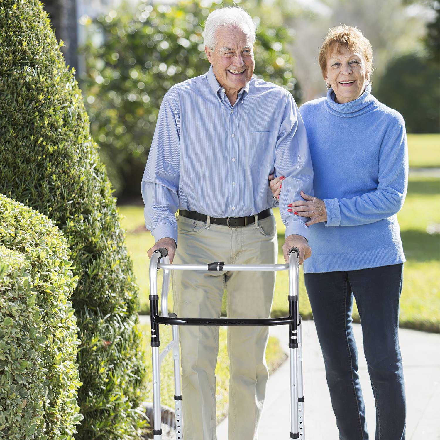 Rollator Gehgestell Gehhilfe faltbar & leicht aus Alu, Laufhilfe höhenverstellbar mit Sitz, Gehbock bis 180 kg