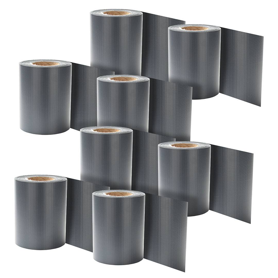 Acht Rollen dunkles graubraunes Klebeband mit Schutzfolien, in Reihen auf weißem Hintergrund angeordnet.