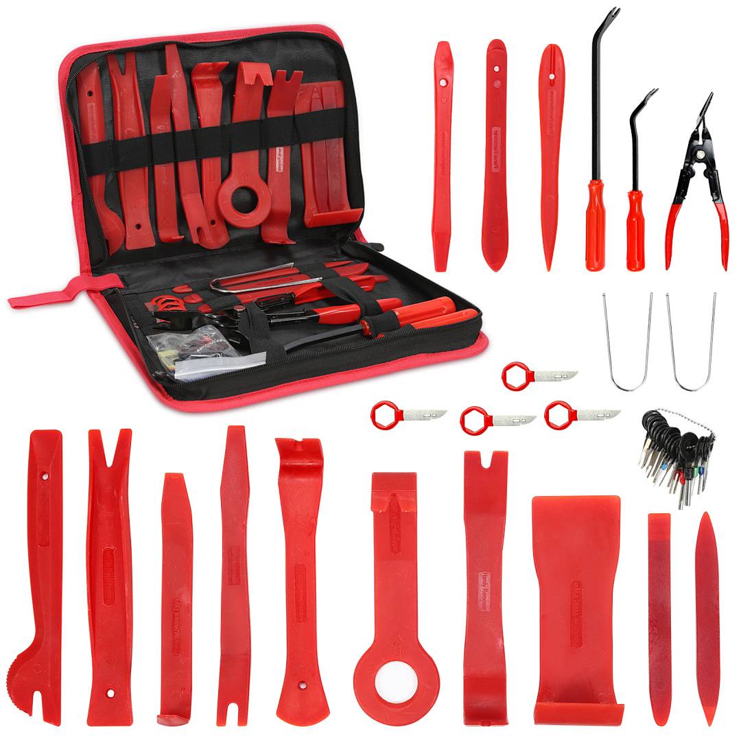 Satz roter Automotive-Trimmwerkzeuge zum Entfernen und Hebeln in einem Reißverschluss-Transportkoffer, einschließlich Hebel, Haken, Klammern und Spitzen für Arbeiten an Innenpanelen.