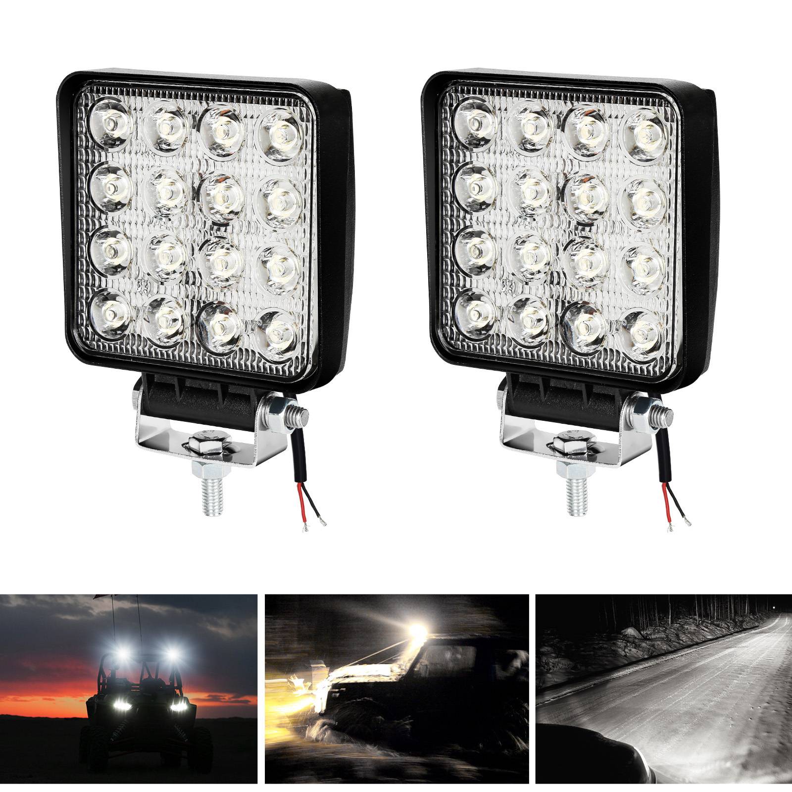 Zwei quadratische LED-Arbeitsleuchten mit Montageklammern und Kabeln, dargestellt als Beispiele, die nachts ein Fahrzeug und eine Straße beleuchten.