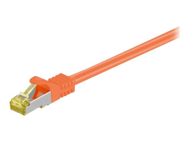 Oranges Ethernet-Kabel mit RJ45-Stecker auf weißem Hintergrund