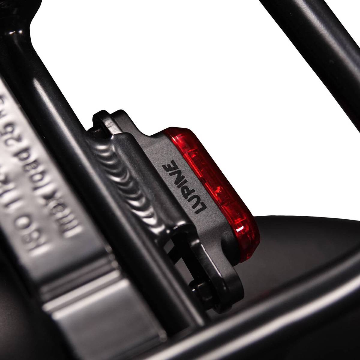 Lupine C14 G Rücklicht mit Bremslicht 45 Lumen für E-Bikes - Gepäckträger-Version