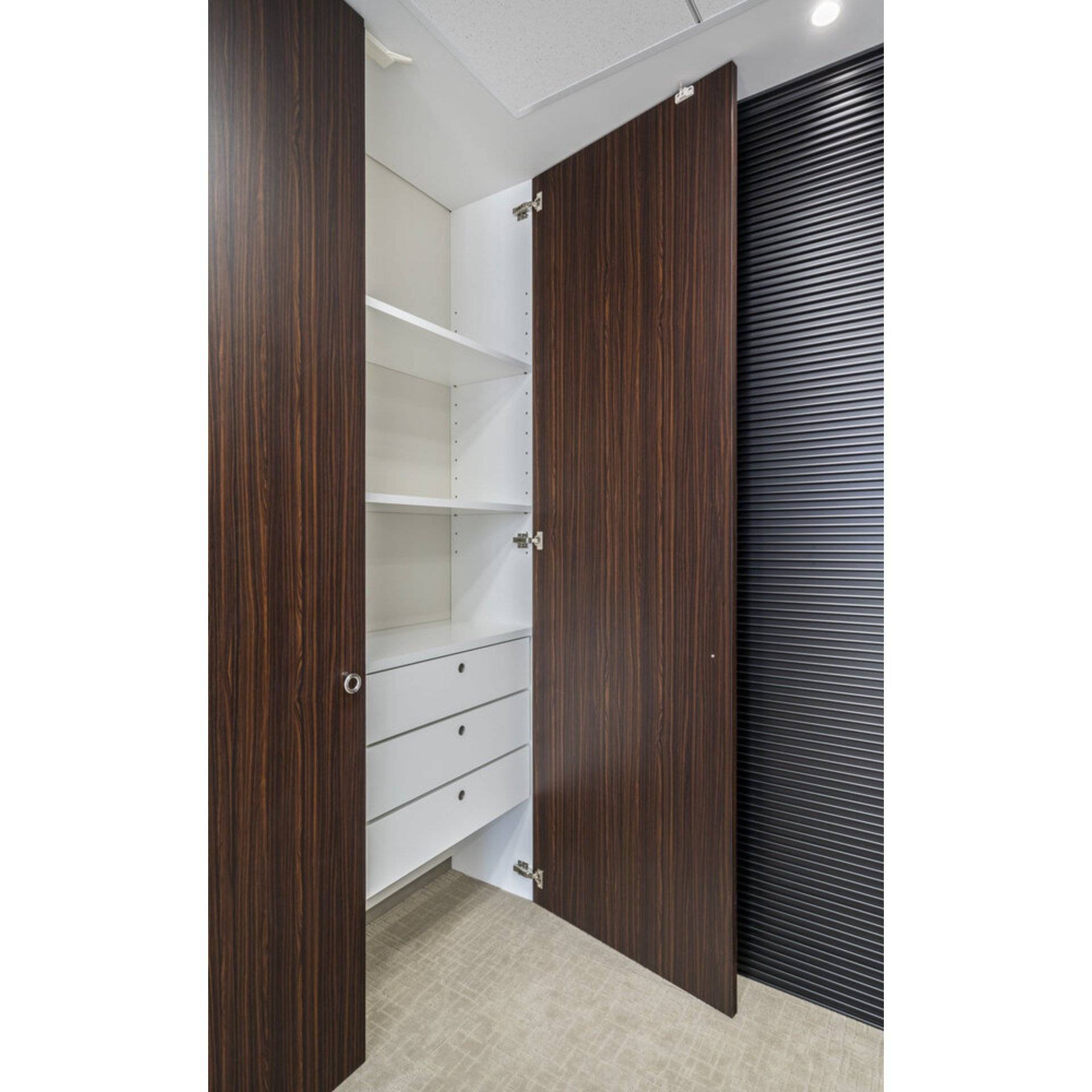 Sugat Topfscharnier vernickelt 16 mm Auflage mit Zuh. J95-C24/16T