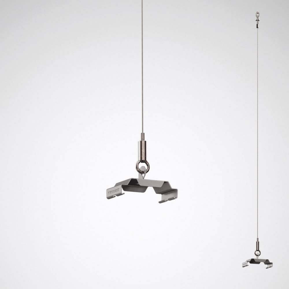 Ein metallisches Aufhängeseil mit einem Haken am unteren Ende, das zum Aufhängen von Gegenständen konzipiert ist. Das Seil ist in einer minimalistischen Umgebung vertikal positioniert.