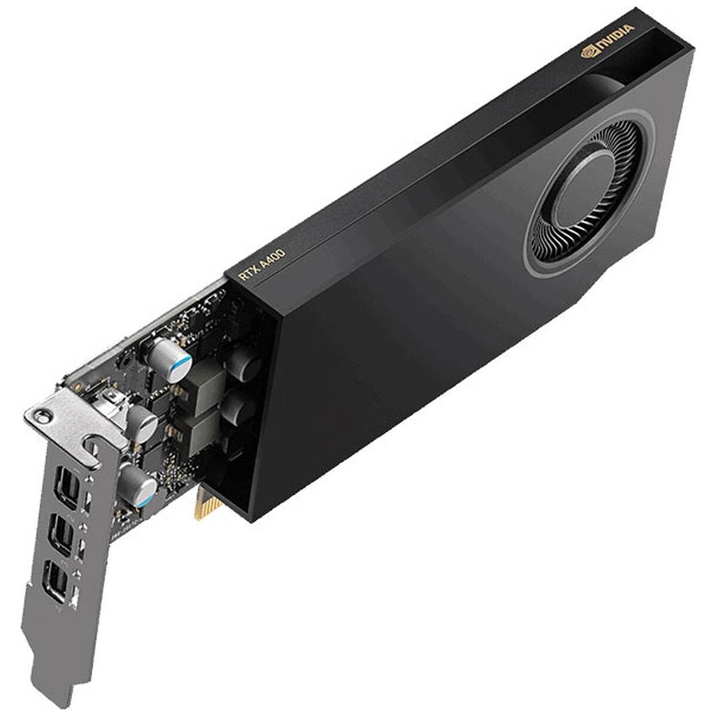 NVIDIA RTX A4000 Grafikkarte in schrägem Winkel gezeigt, mit sichtbarem Kühlventilator und freiliegenden hinteren Anschlüssen auf weißem Hintergrund.