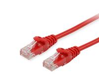 Zwei rote Ethernet-Kabel mit transparenten RJ45-Steckern auf weißem Hintergrund.