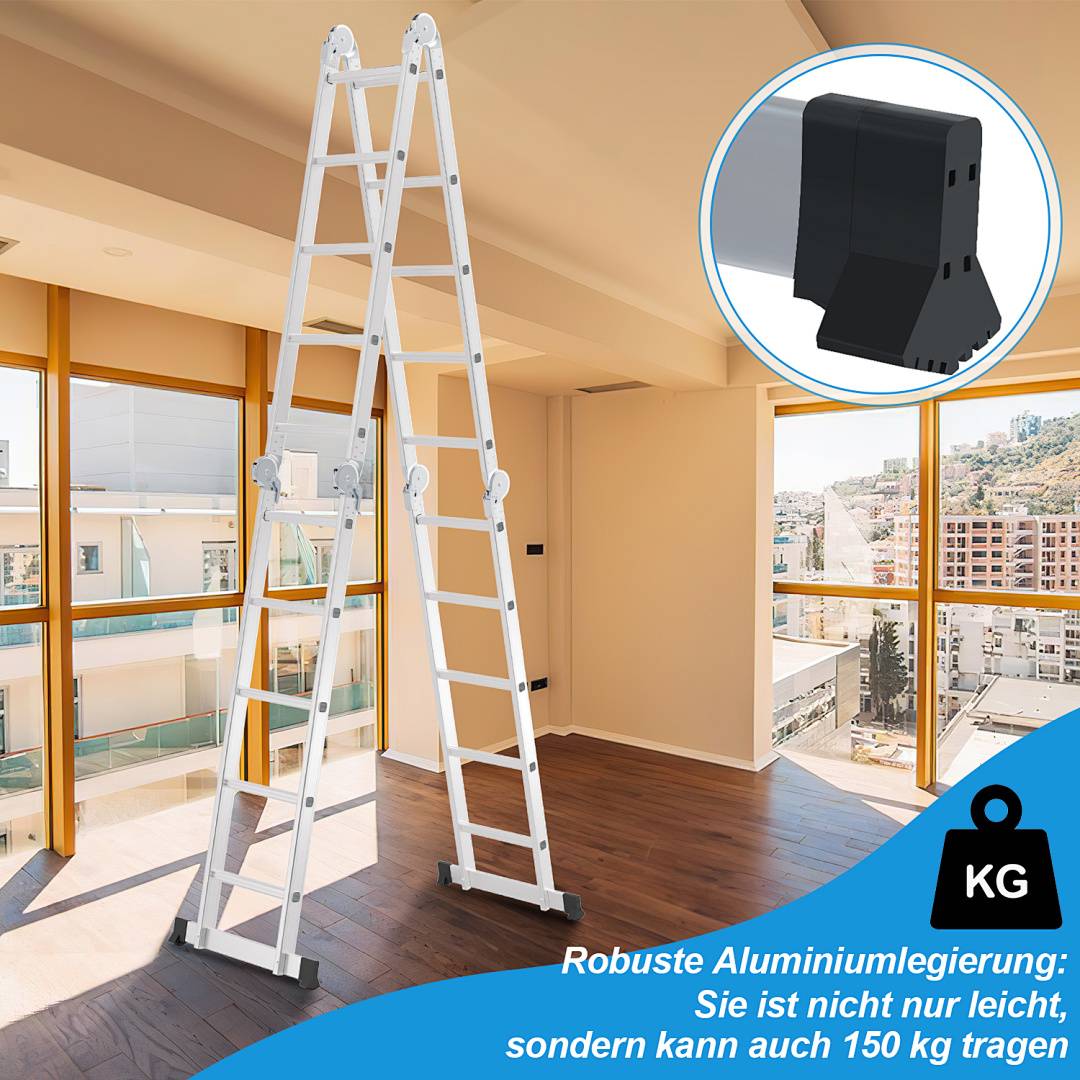 Hohe weiße Aluminium-Stehleiter, die drinnen in der Nähe großer Fenster steht; die Einblendung zeigt eine schwarze Trittfußvorrichtung mit deutschem Text über robuste Aluminium-Konstruktion und 150 kg Tragfähigkeit.