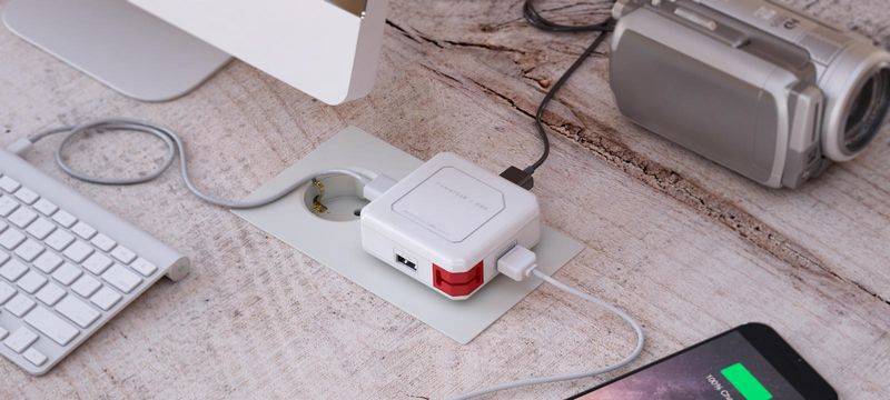allocacoc PowerUSB Hub mit 4x USB, 230V Schuko + DE TravelPlug