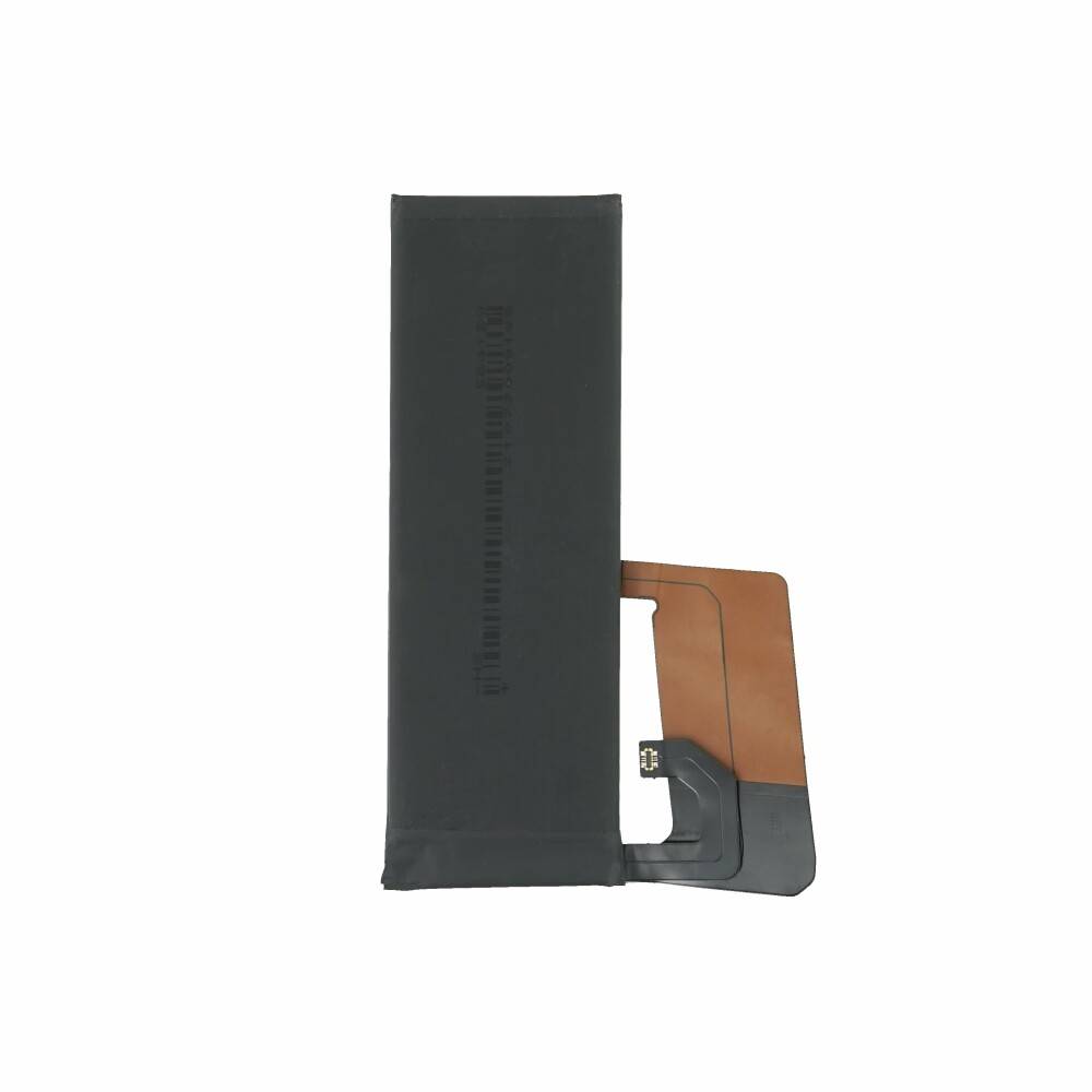 Eine lange, rechteckige Lithium-Ionen-Batterie für ein elektronisches Gerät mit schwarzer Abdeckung und braunem Anschluss unten rechts.