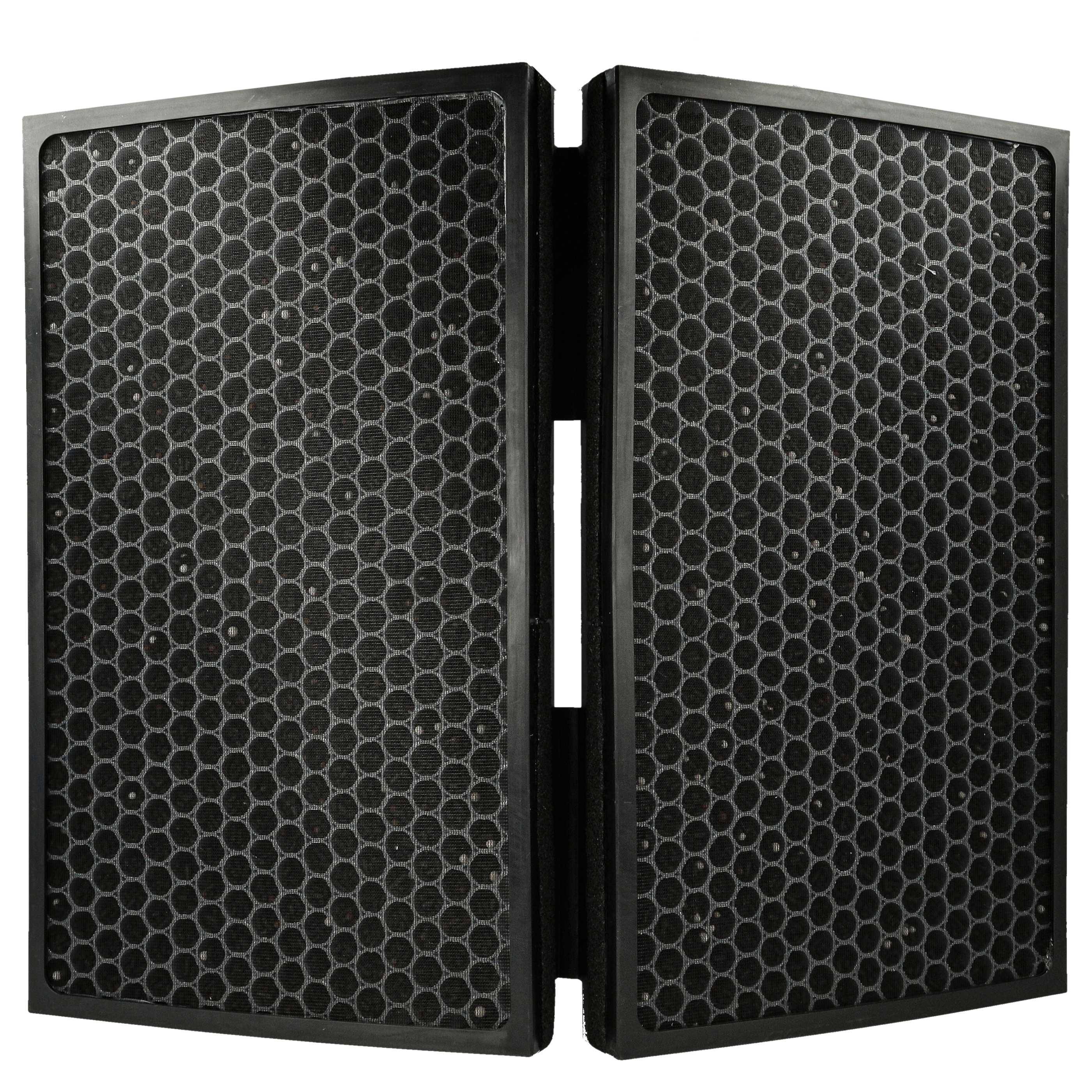 Zwei schwarze, wabengemusterte Luftfilter nebeneinander, die zur Reinigung der Luft in einem Raum verwendet werden.