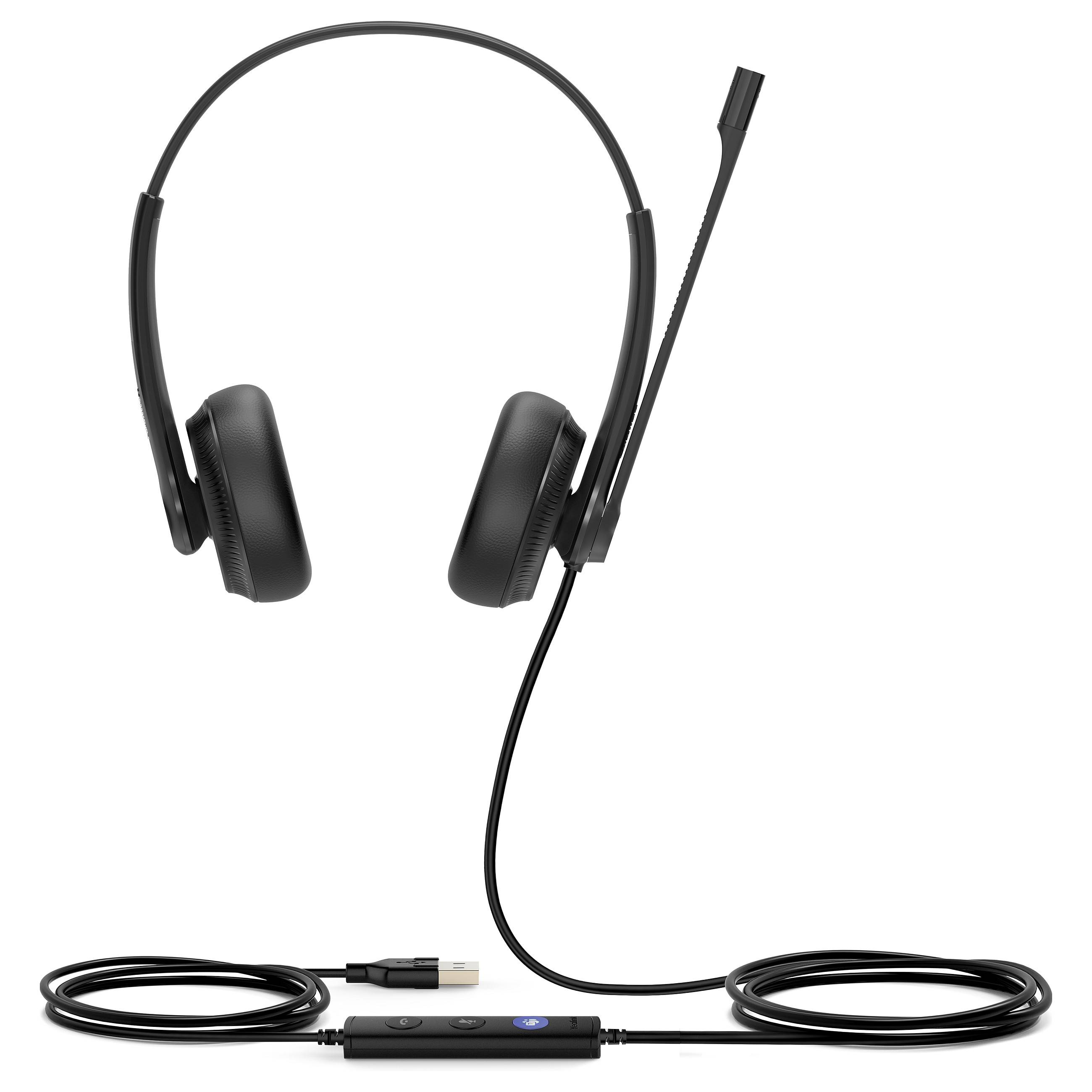 Ein schwarzes kabelgebundenes Headset mit angebrachtem Mikrofon, von vorne betrachtet, mit Lautstärkeregler und USB-Stecker am Kabel.