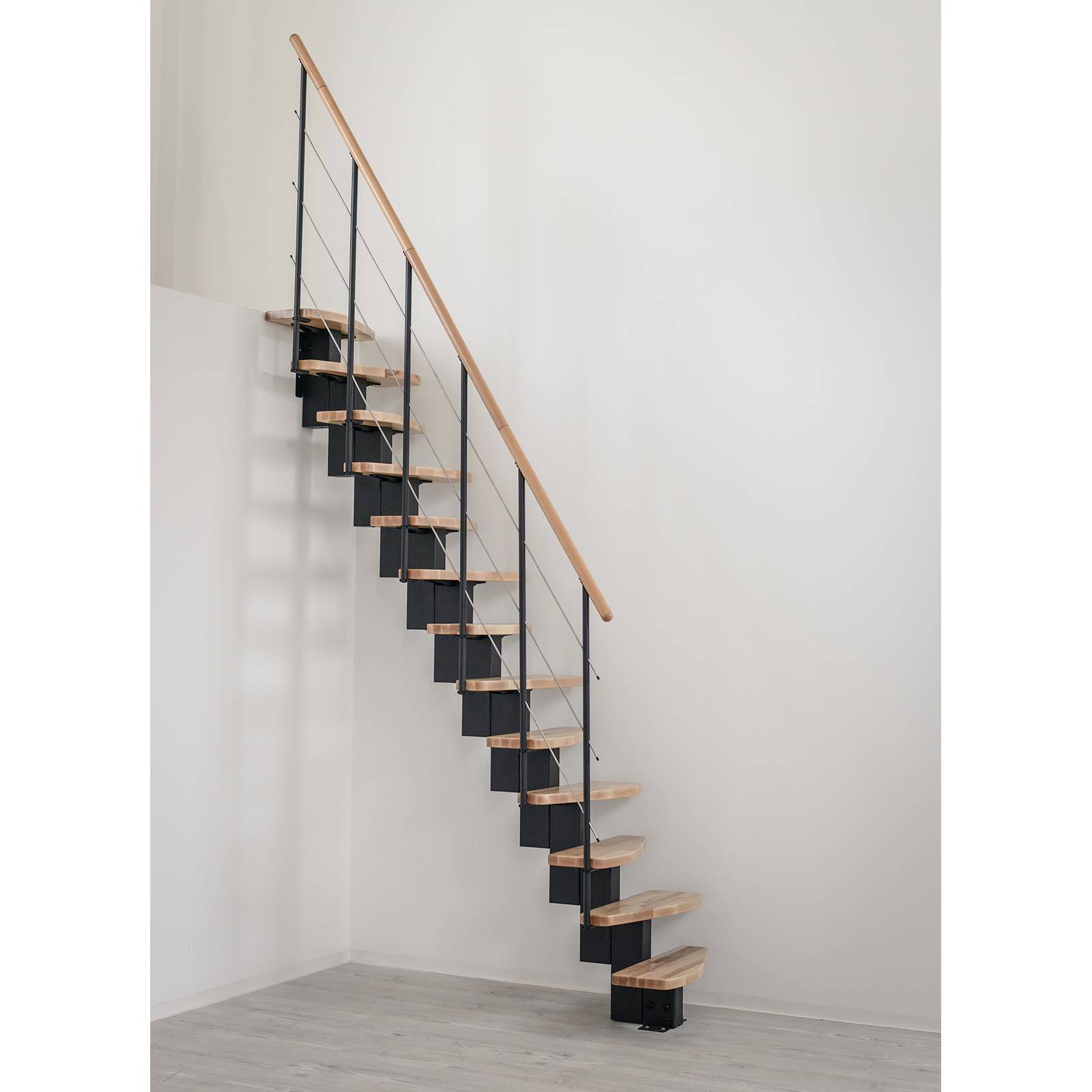 Minka Mittelholmtreppe Quatro 38 - 298cm Geschosshöhe Buche Schwarz