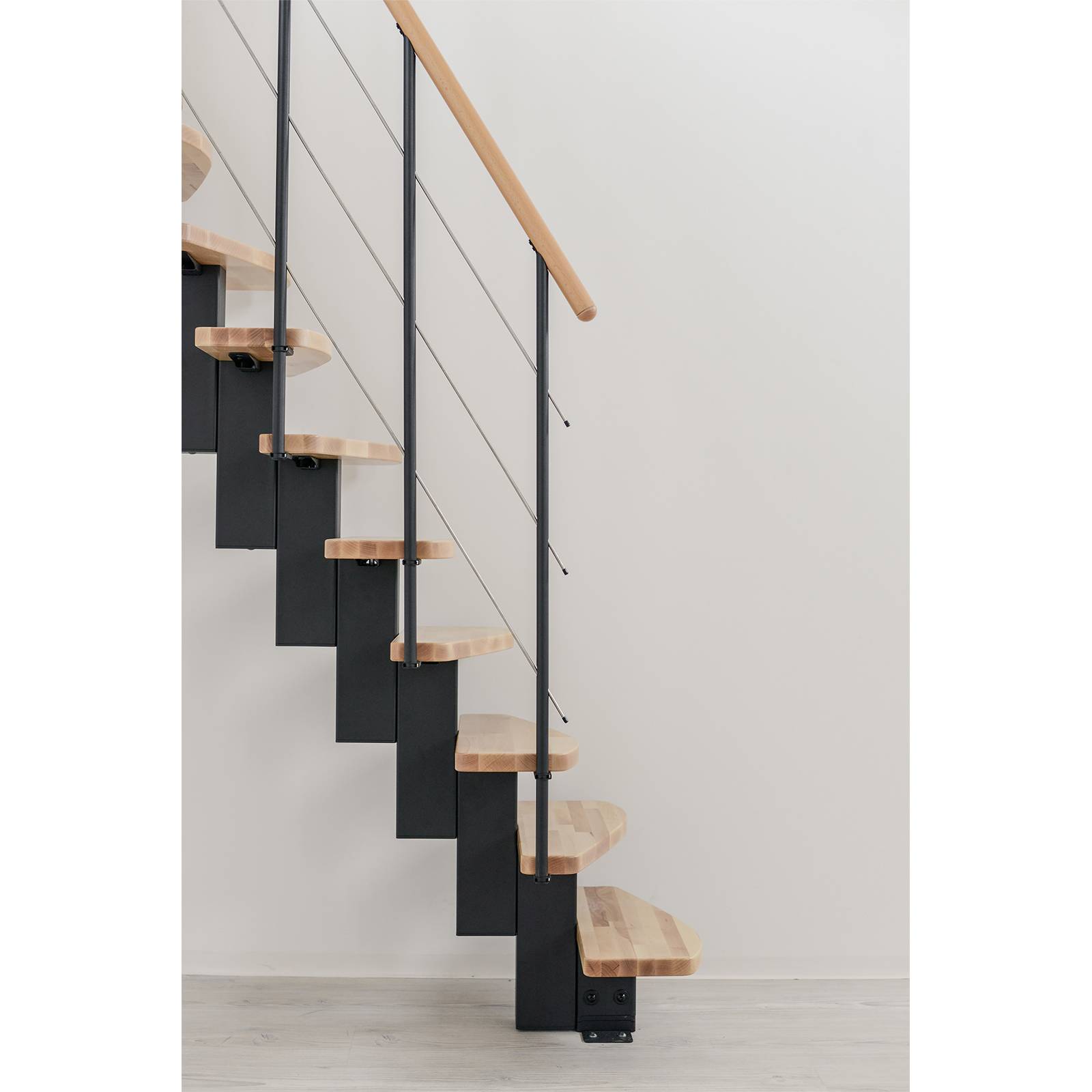 Minka Mittelholmtreppe Quatro 38 - 298cm Geschosshöhe Buche Schwarz