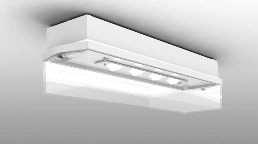 Eine rechteckige Deckenleuchte mit modernem Design, ausgestattet mit mehreren LED-Leuchten hinter einer transluzenten Abdeckung, die vor einer weißen Decke montiert ist.