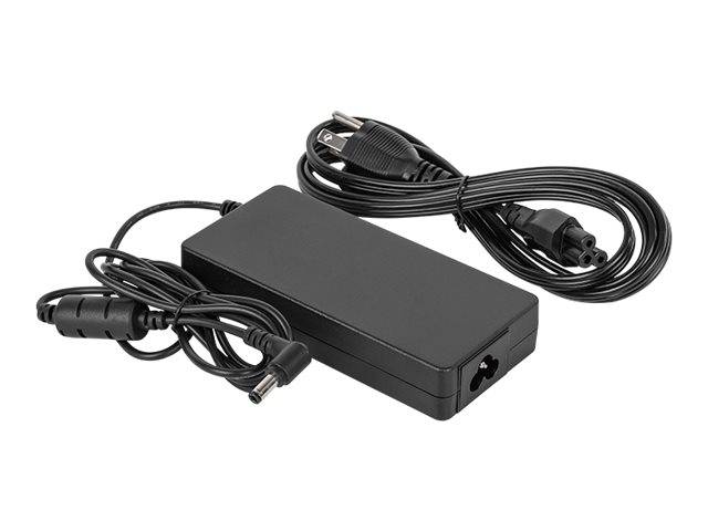 Schwarzer Laptop-Stromadapter mit angeschlossenem Stromkabel und DC-Ausgangskabel auf weißem Hintergrund