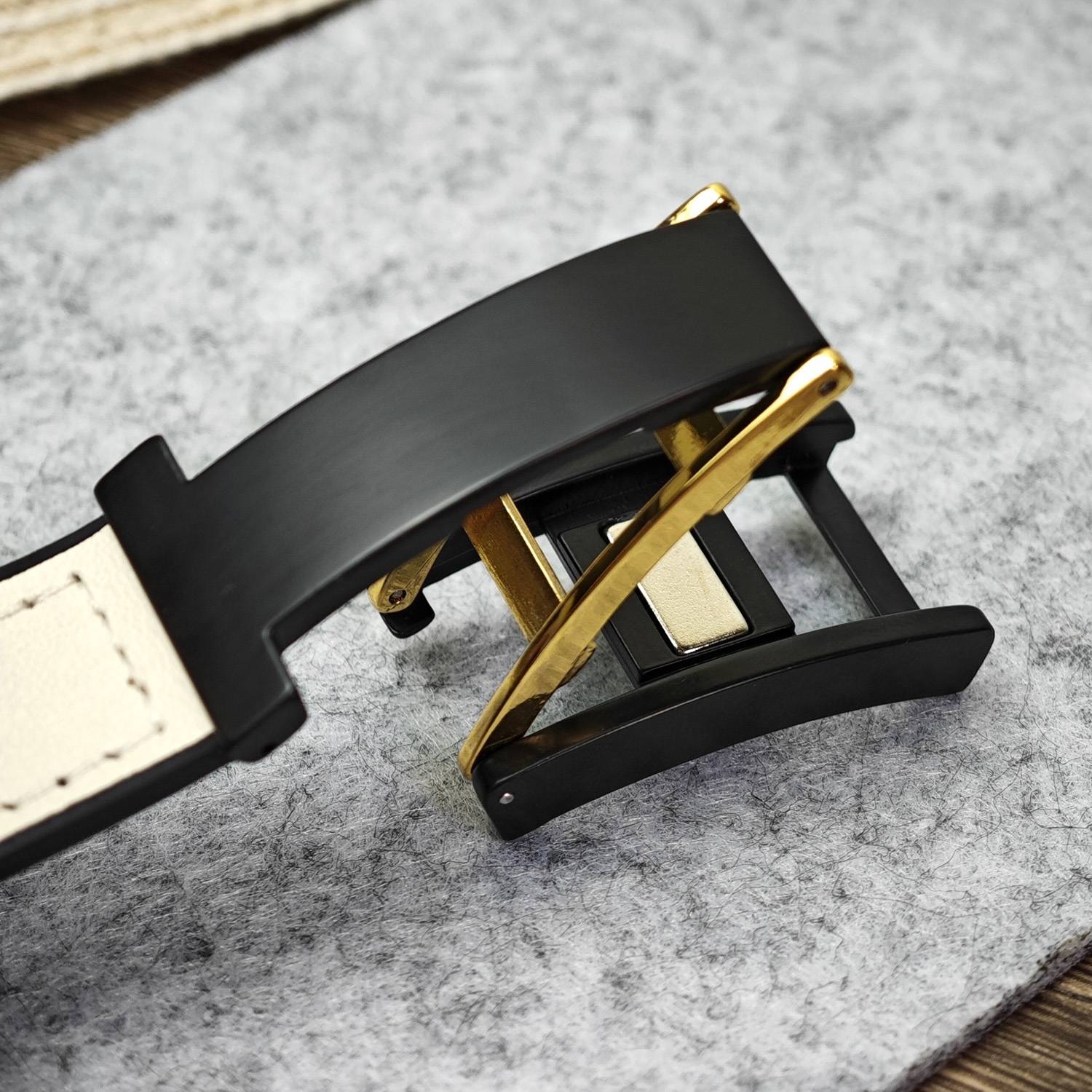 Für Apple Watch SE 2023 40mm Kunstleder Magnetschnalle Arm Band Pink