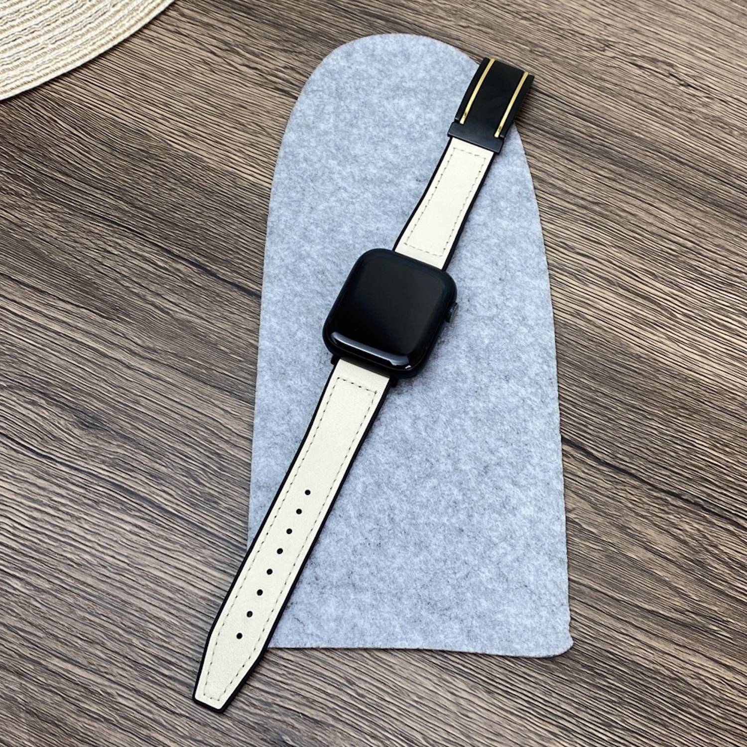 Für Apple Watch SE 2023 40mm Kunstleder Magnetschnalle Armband Beige