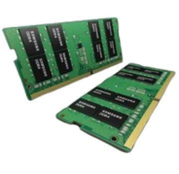 Zwei grüne Computer-RAM-Module mit schwarzen Speicherchips.