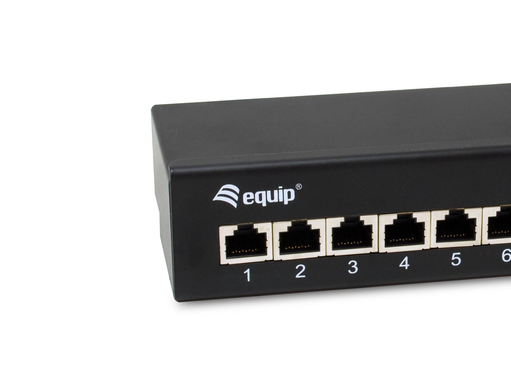 Schwarzer 6-Port-Ethernet-Netzwerk-Switch mit nummerierten RJ45-Anschlüssen auf der Frontplatte.