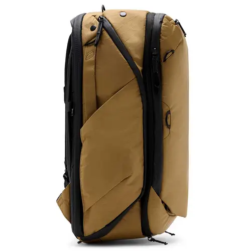 Peak Design Travel Backpack 45L Rucksack - Coyote (Braun/Beige) Peak Design Travel Backpack 45L Rucksack - Coyote (Braun/Beige)