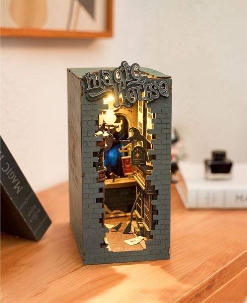 Bücherecke DIY Magic House