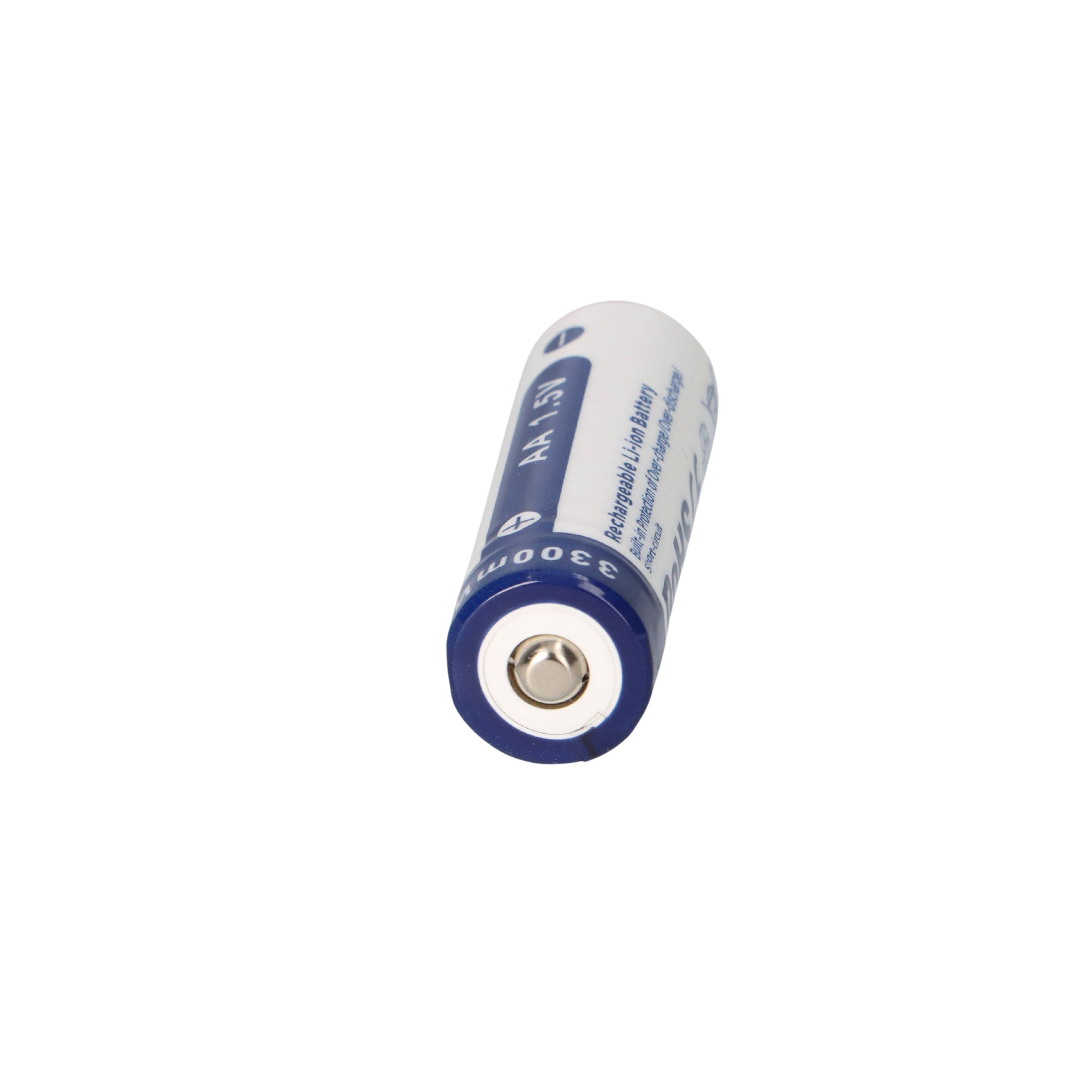 Einzelne blau-weiße AA-Batterie vor einem schlichten weißen Hintergrund gezeigt, in einem Winkel angeordnet, um das positive Terminal zu zeigen.