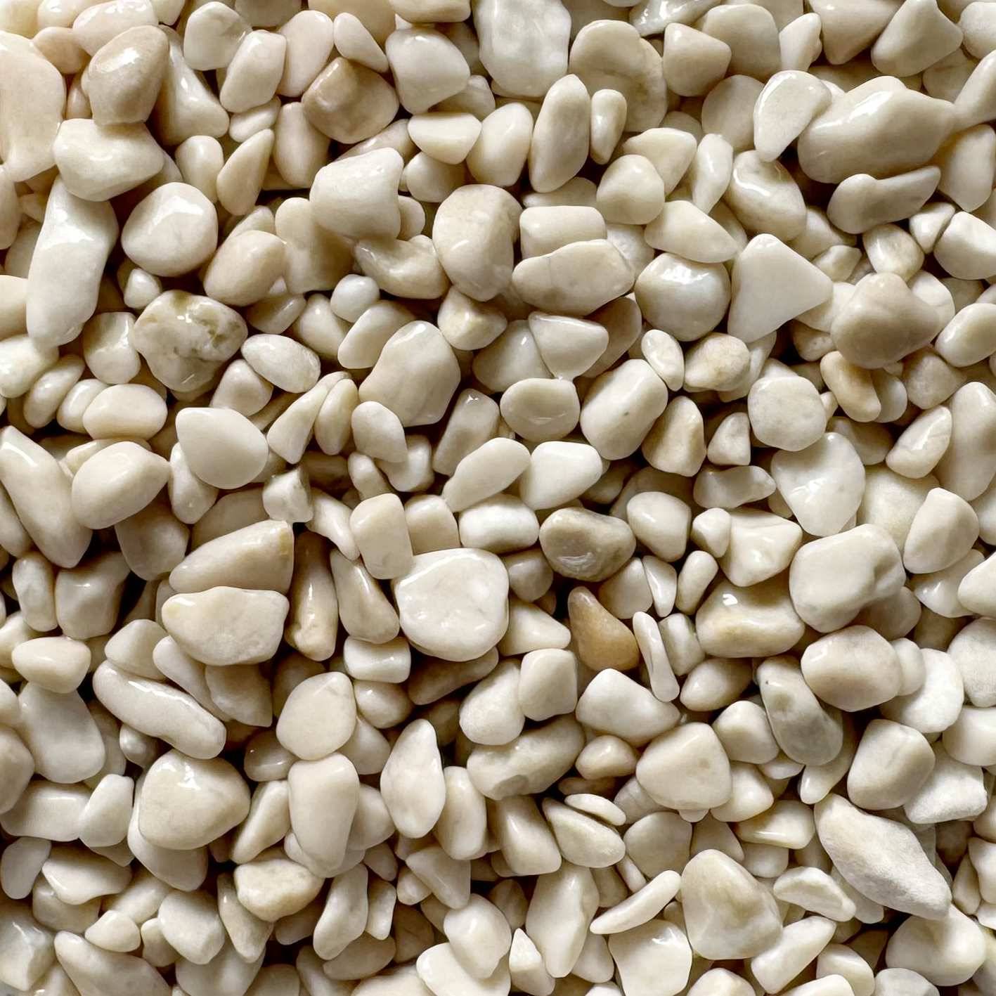 Steinteppich Epoxidharz Set Innen & Außen (ca. 56kg / 2-2,5m²) | 50kg 2-4mm Marmorkies + 6L, 2K Epoxidharz Bindemittel | (Bianco Avorio)