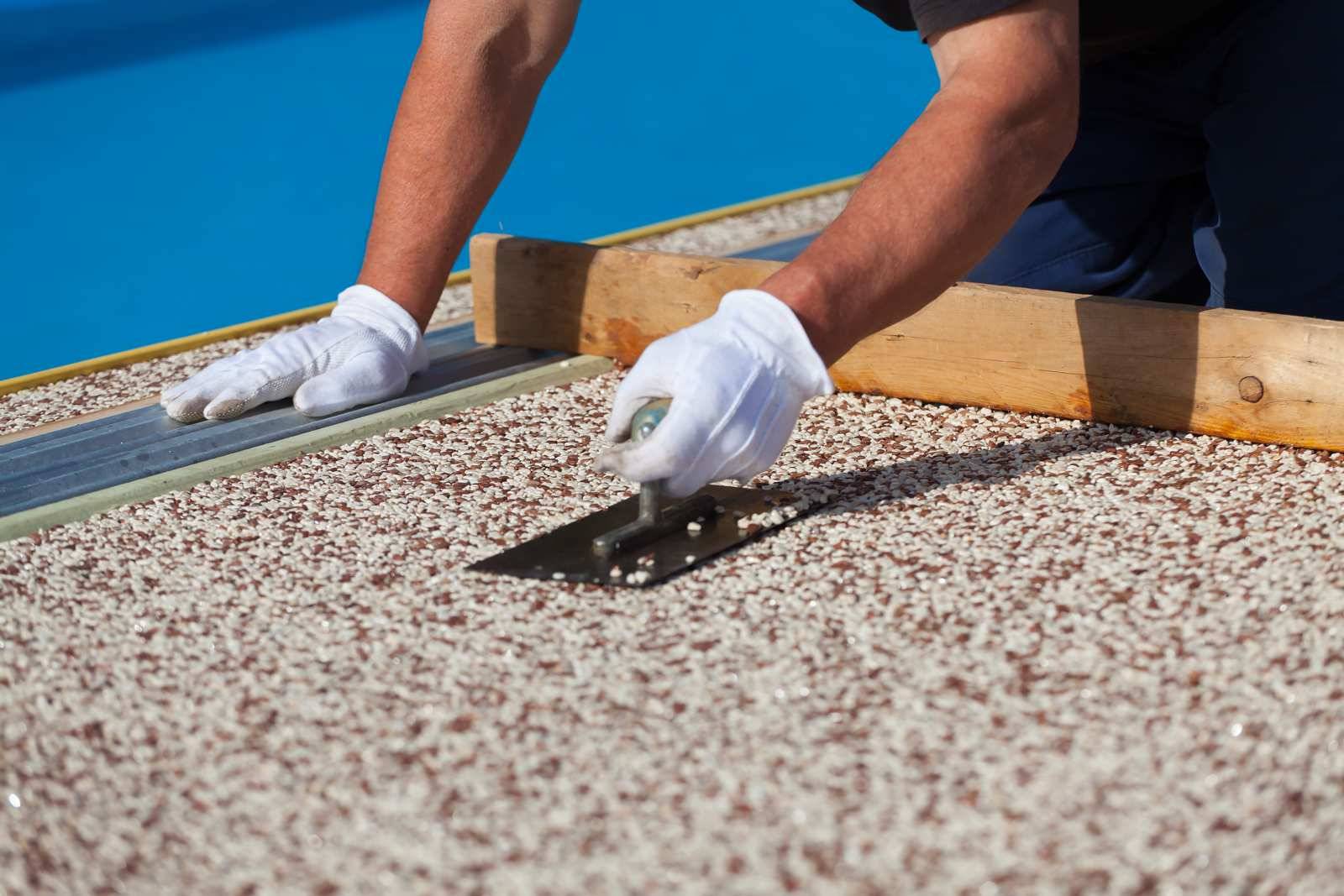 Steinteppich Epoxidharz Set Innen & Außen (ca. 224kg / 16-20m²) | 200kg 2-4mm Marmorkies + 24L, 2K Epoxidharz Bindemittel | (Bianco Avorio)