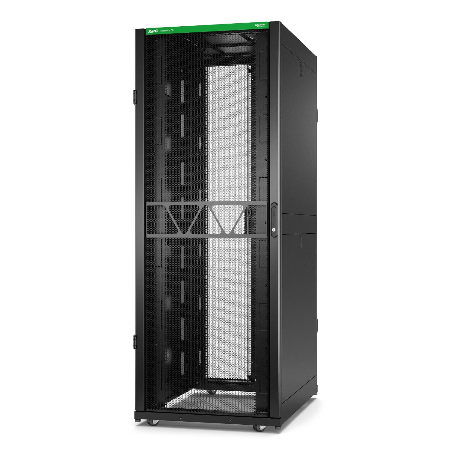 Schwarzer APC-Serverrack-Schrank mit Mesh-Fronttür, geöffnet und leer auf Lenkrollen dargestellt.